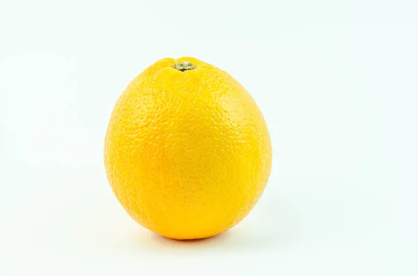 Naranja sobre fondo blanco — Foto de Stock