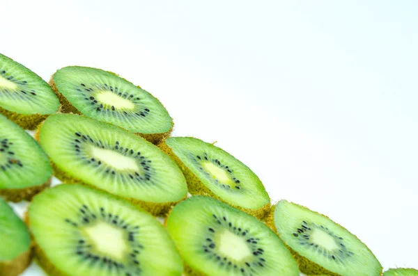Leuchtend grüne Kiwi — Stockfoto