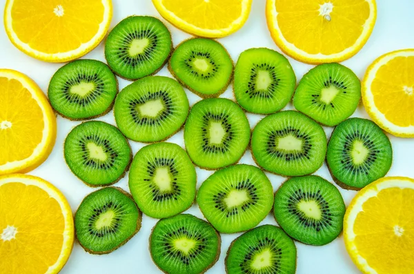 Naranja, kiwi en rodajas finas — Foto de Stock