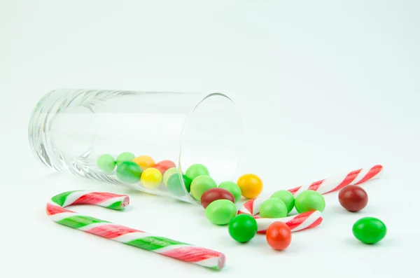 Süßigkeiten auf weißem Hintergrund — Stockfoto