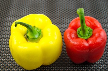 tatlı sarı ve kırmızı biber