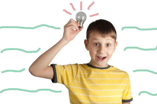 Симпатичный мальчик держит лампу под головой изолирован — стоковое фото