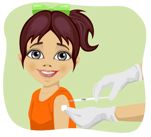 Küçük kız için aşı enjeksiyon yapıyor doktor