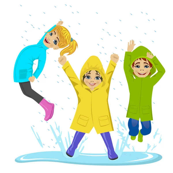 Lite barn spelar på pöl bär färgglada regnrockar och stövlar — Stock vektor