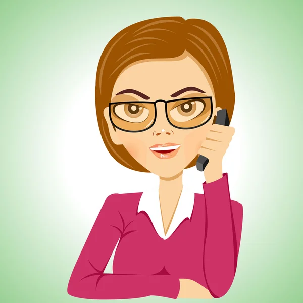 Secretaria con gafas hablando por teléfono — Vector de stock