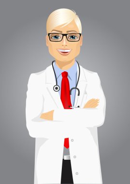 Beyaz üzerinde poz deneyimli erkek doktor