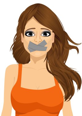 çekici esmer genç kadın susturdu