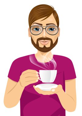 genç adam sıcak kahve veya çay içme