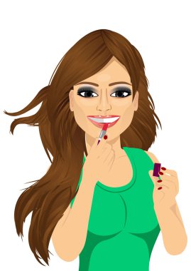 Kadın pembe ruj dudakları uygulama