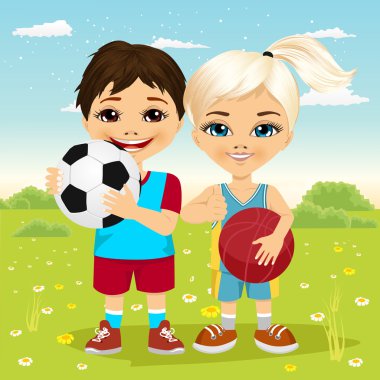 küçük kız ve erkek bir futbol topu ve basketbol holding