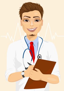 Portre kendine güvenen erkek doktor hasta Not tıbbi profesyonel almak