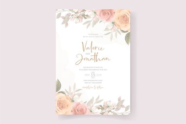 Yumuşak çiçekleri ve düğün davetiyesi tasarımını bırakır
