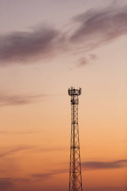 Şafakta mobil operatör kulesi