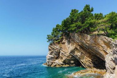 Büyük taşlar, kaya, kaya ve deniz