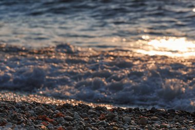 Taşların üzerinde şafak