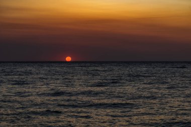 İskelede gün batımı