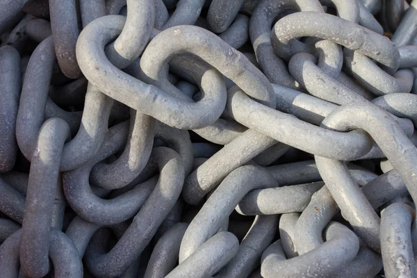 Chain with big shackles in a port — Stock Photo, Image