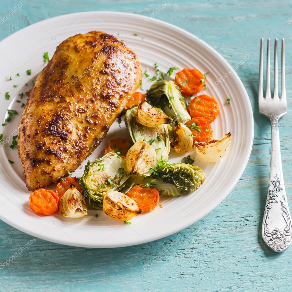 Pollo al horno con cebolla y zanahoria