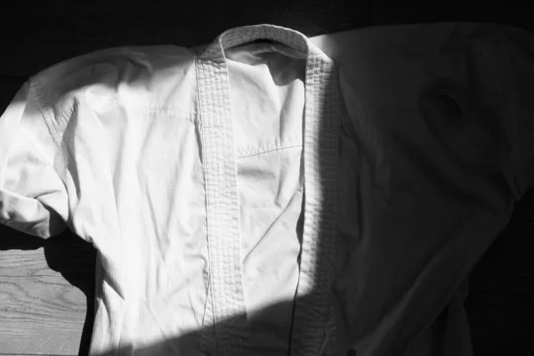 Vit Kimono För Karateträning — Stockfoto