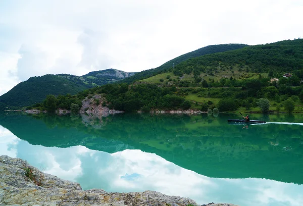 Magnifique lac Fiastra, Italie — Photo