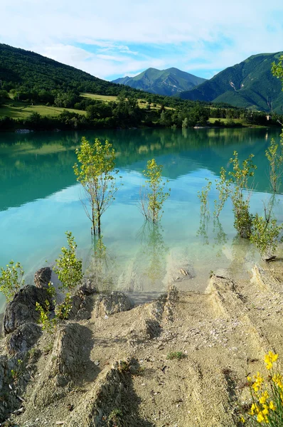 Prachtige lake Fiastra, Italië — Stockfoto