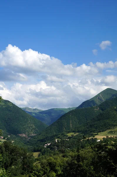 Bellissimo lago di Fiastra; Italia — Foto Stock