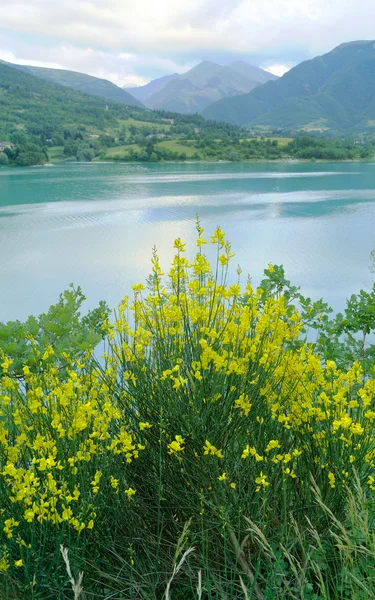 Prachtige lake Fiastra, Italië — Stockfoto