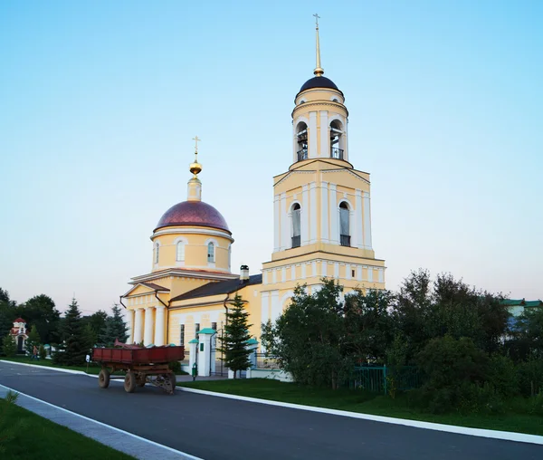 RADONEZH, RUSSIA - 25 LUGLIO 2015: Chiesa della Trasfigurazione a Rado Immagine Stock