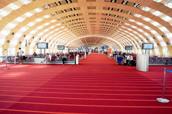 TOULOSE, FRANCIA - 9 de julio de 2015: Charles degol Airport, CDG — Foto de Stock