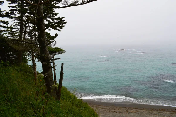Tepeden Okhotsk Körfezi 'ne, Sakhalin Adası' na bakın.