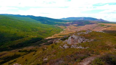 Tepelerden tepelere ve Kırım bozkırlarından Kırım Cumhuriyeti manzarası