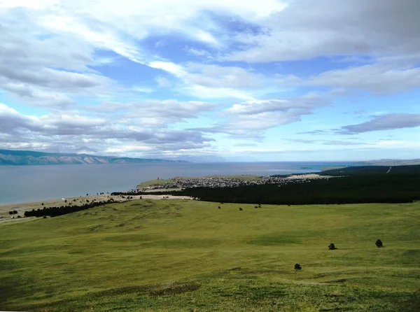 Θέα στη λίμνη Βαϊκάλη από το νησί Olkhon — Φωτογραφία Αρχείου