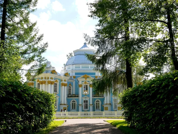 St. Petersburg külvárosában. A város Pushkin. Exhumálták. Catherine Park. Barlang. — Stock Fotó