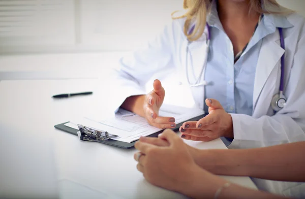 Doctor and patient in hospital — Stock Photo, Image