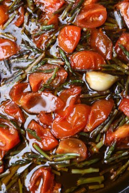 kiraz domates ve kuşkonmaz ile sos