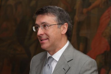 14 Nisan 2005. İtalya: Rotary Kulübü'nün toplantısında yargıç Raffaele Cantone mafya ve yolsuzluk Cassino hakkında konuşuyor