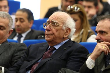 Cassino Marc Üniversitesi ana salonunda Giovanni Rana