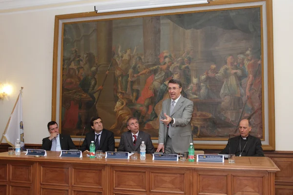 14 de Abril de 2005. Itália: O magistrado Raffaele Cantone na reunião do Rotary Club fala sobre máfia e corrupção em Cassino — Fotografia de Stock
