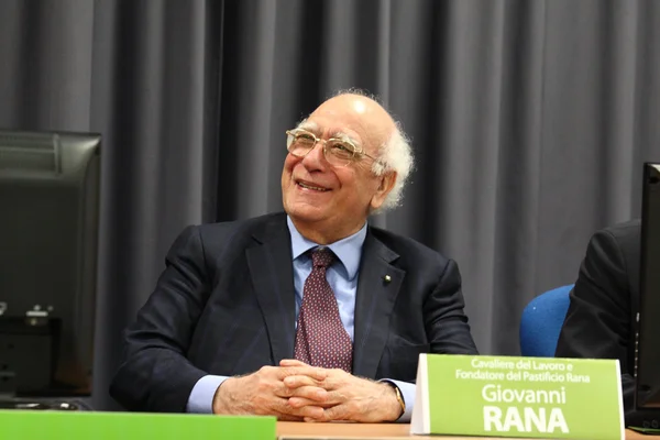 Giovanni Rana in the main hall of the university of Cassino Marc — Stock Photo, Image