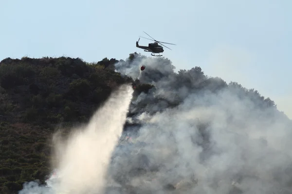 Yangın helikopteri — Stok fotoğraf