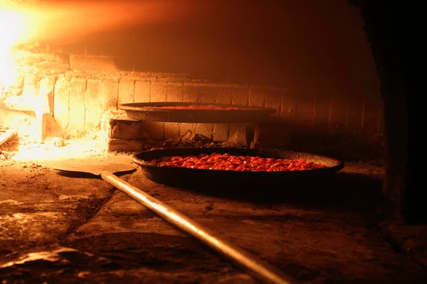 Fırında pişmiş olabilir hazır domates pizza
