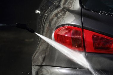 Oto yıkama su basıncı ile