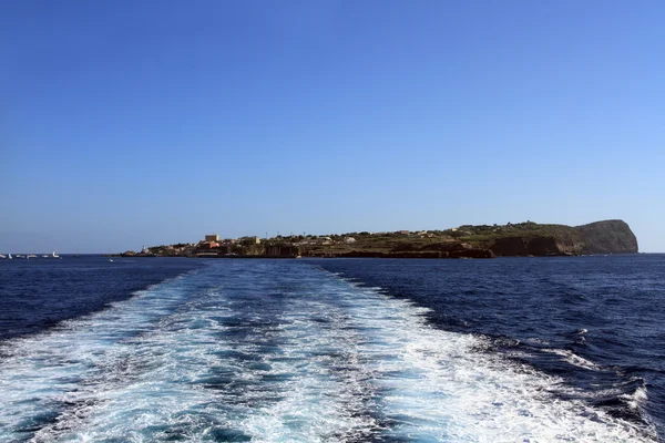 Il profilo dell'isola di Ventotene — Foto Stock