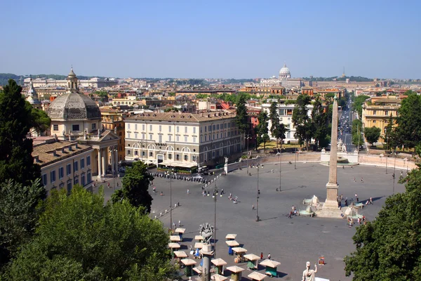 Piazza del Popolo a Roma con i mercati — Foto Stock