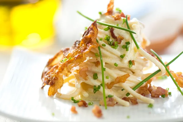 Pastırma ile makarna carbonara