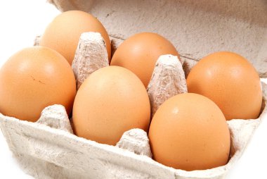 Bir paket altı yumurta. 