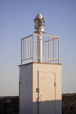 Gündüz vakti eski deniz feneri