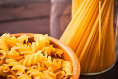 Arka plan olarak pişmemiş makarna