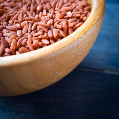 çiğ kırmızı pirinç