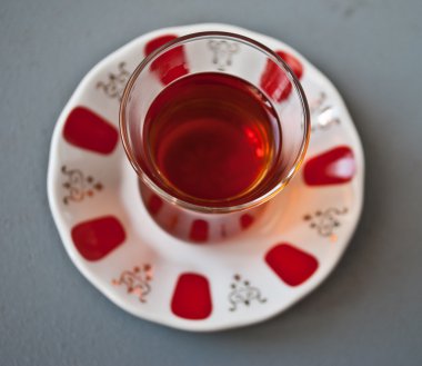 Geleneksel bardakta Türk çayı